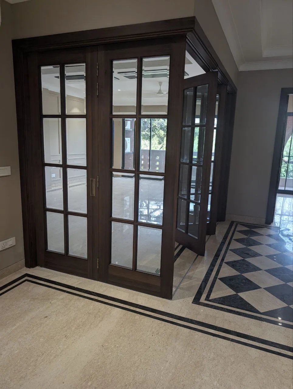 3 BHK First Floor Apartment For Rent In Defence Colony